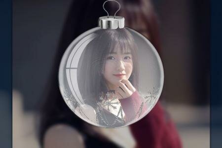 Ghép ảnh vào quả cầu giáng sinh